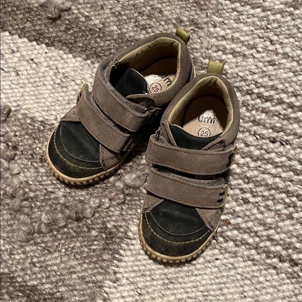 UMI Julius shoes in black / dark grey, size 25 (US 8.5)
